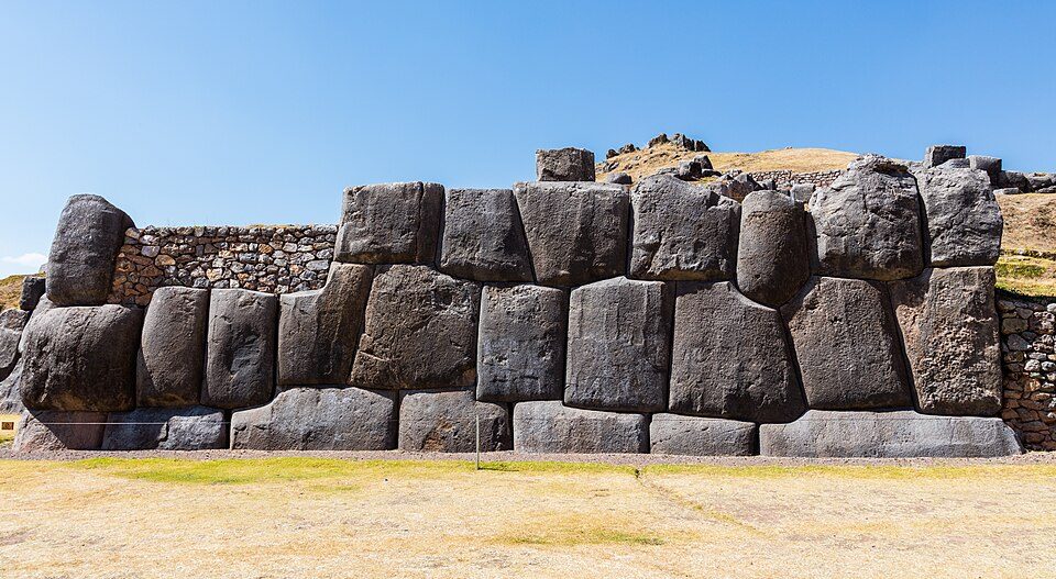 Sacsayhuamán: Looking Closely at Stone