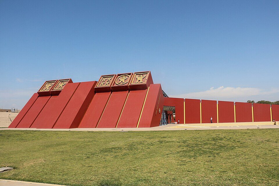 Royal Tombs of Sipán: Reading the Burial