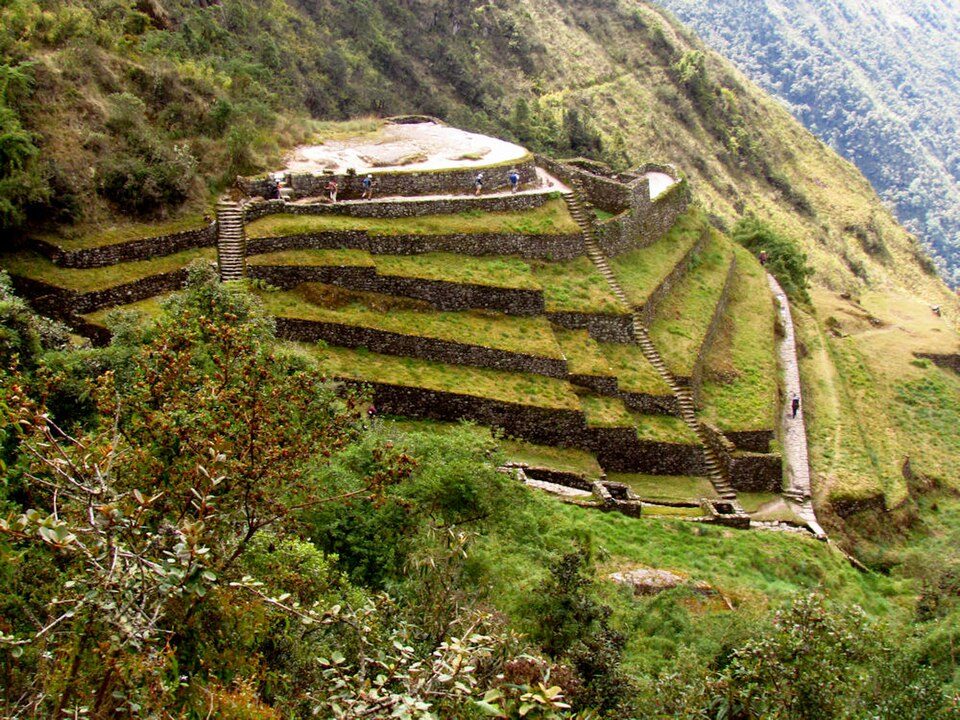 Phuyupatamarca: Water, Stone and Cloud Forest